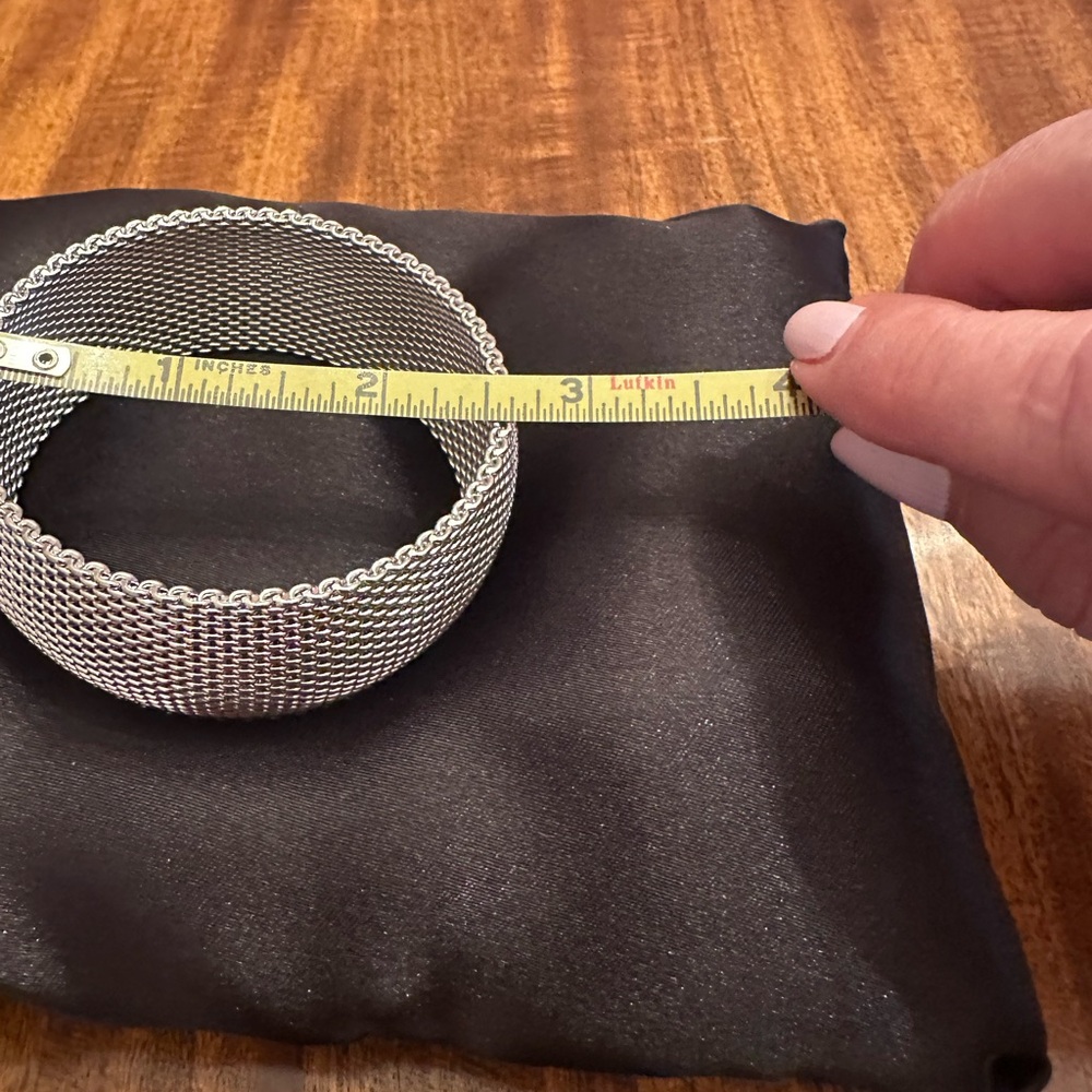 Wide Mesh Bangle - Picture 3 of 8